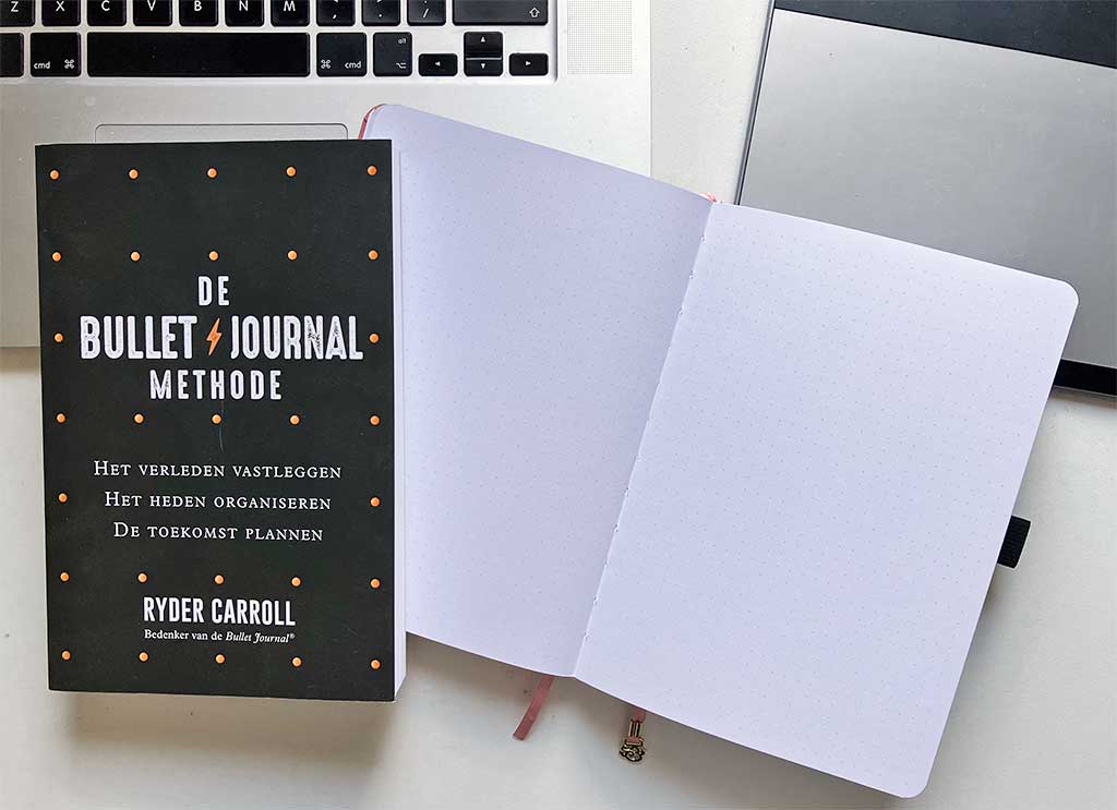 Boek Bullet journal methode en notitieboek met dot grid